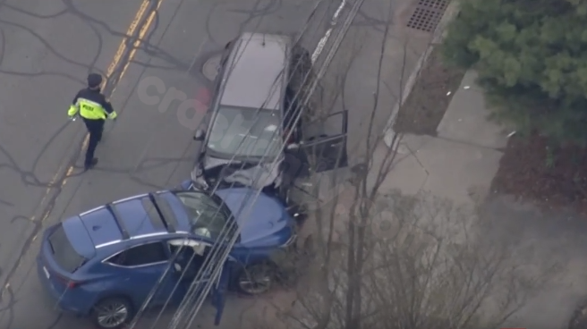 Sky5: Two cars crash head-on in Newton