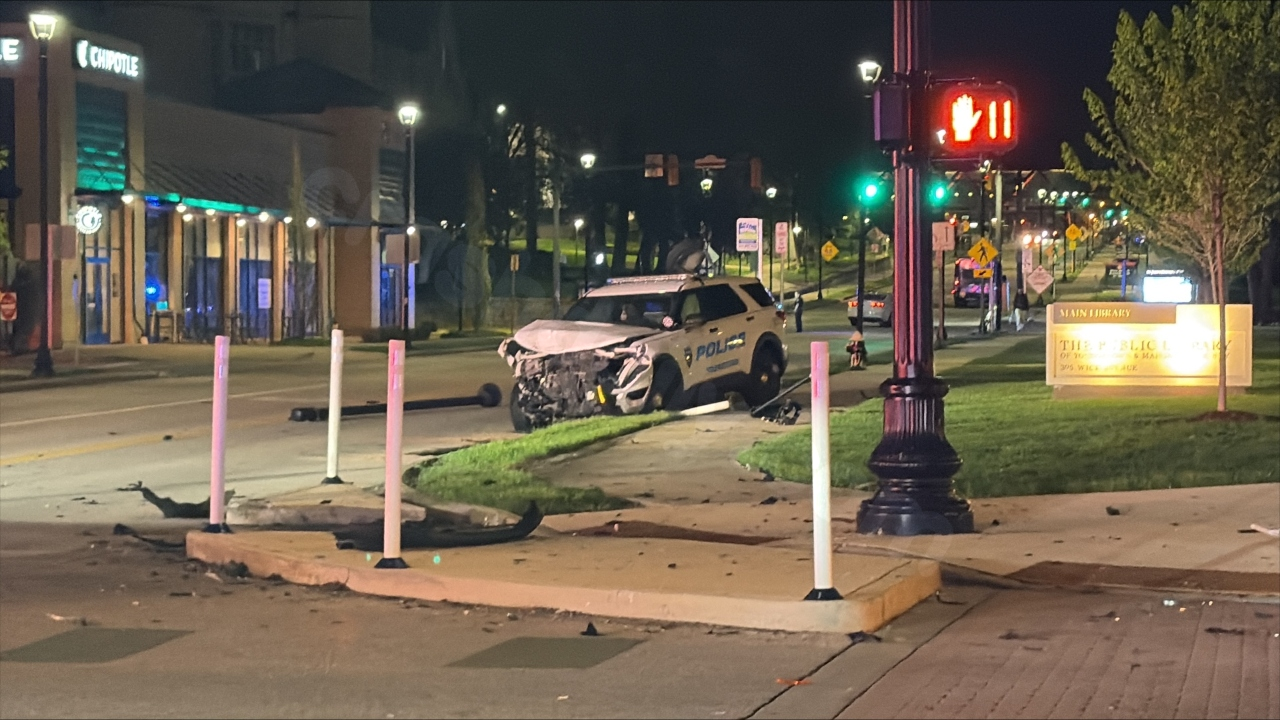 Two Youngstown police vehicles crash downtown
