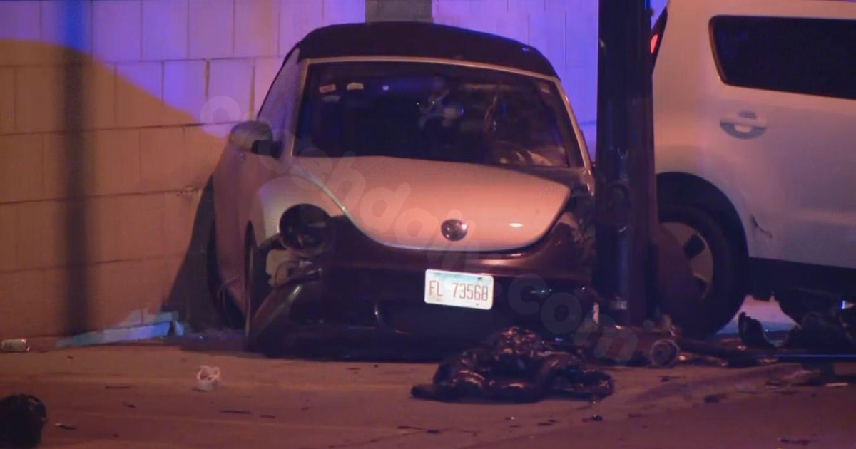 Crash leaves 2 cars wrecked on Chicago's busy Irving Park Road