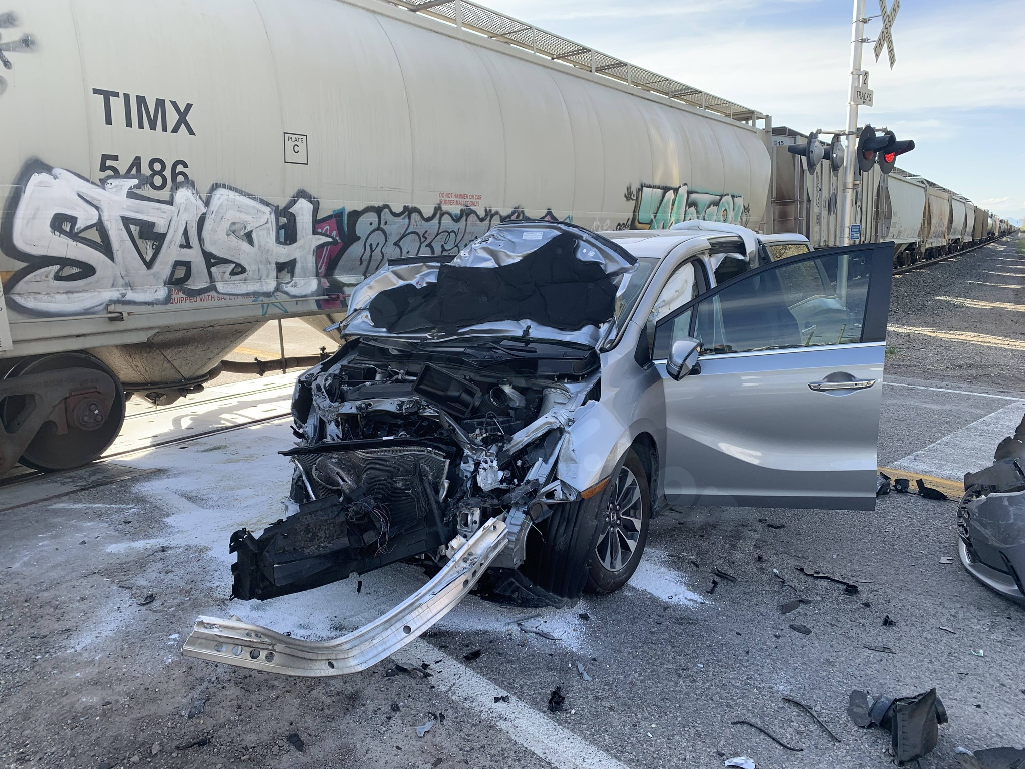 Mother, 2 children survive crash with train in Deweyville