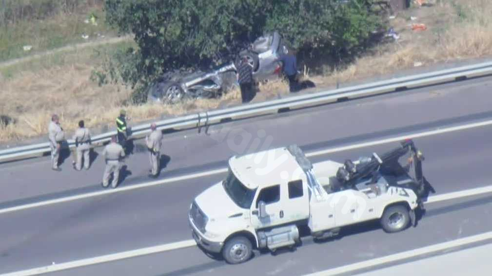 Crews investigate major Interstate 5 Woodland vehicle crash into tree