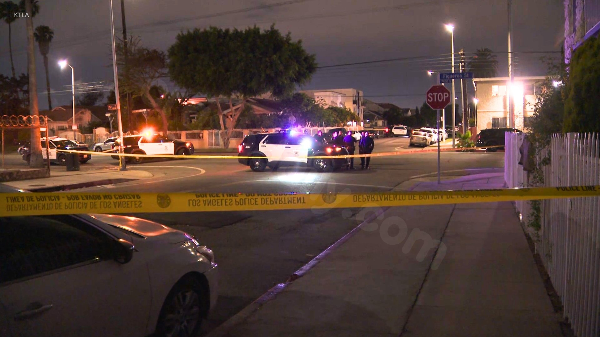 Pedestrian pronounced dead at scene of Los Angeles crash