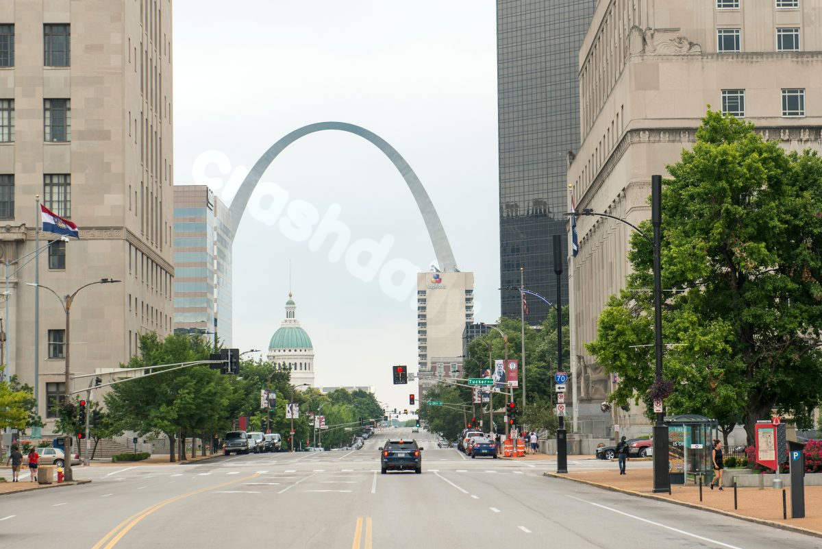 St. Louis journalist Ray Hartmann killed in freak accident on Missouri highway