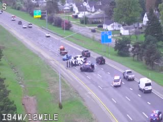 Westbound I-94 blocked after traffic crash in Roseville