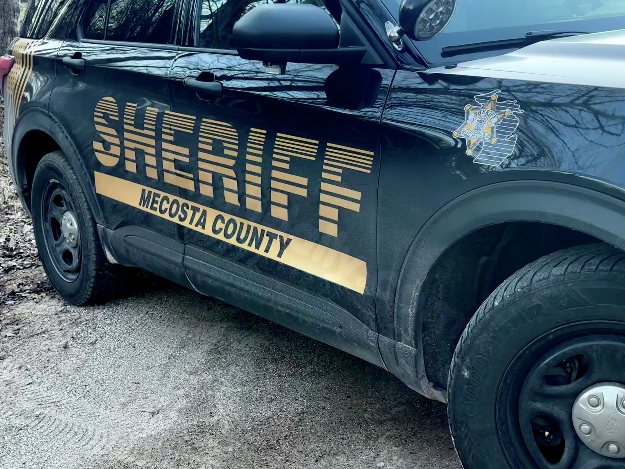 Mecosta County crash sends 2 pickup drivers to hospital