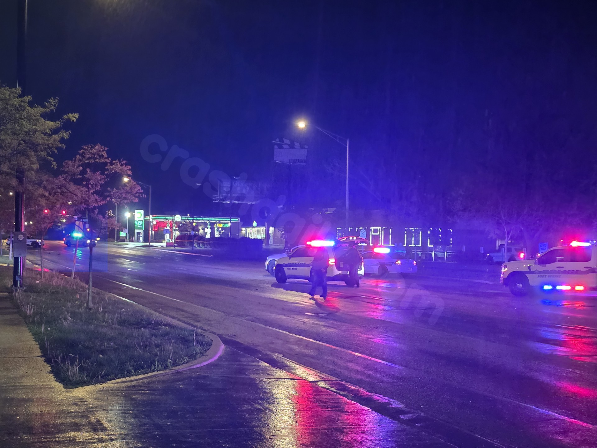 Pedestrian dead, Fort Wayne Police Department searching for suspect