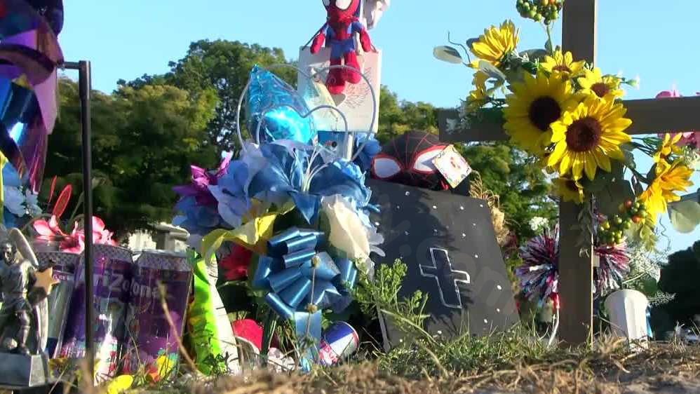Families mourn two bicyclists killed in separate crashes on the same road in Immokalee
