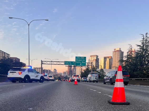 Motorcyclist hospitalized after I-5 crash in downtown Seattle