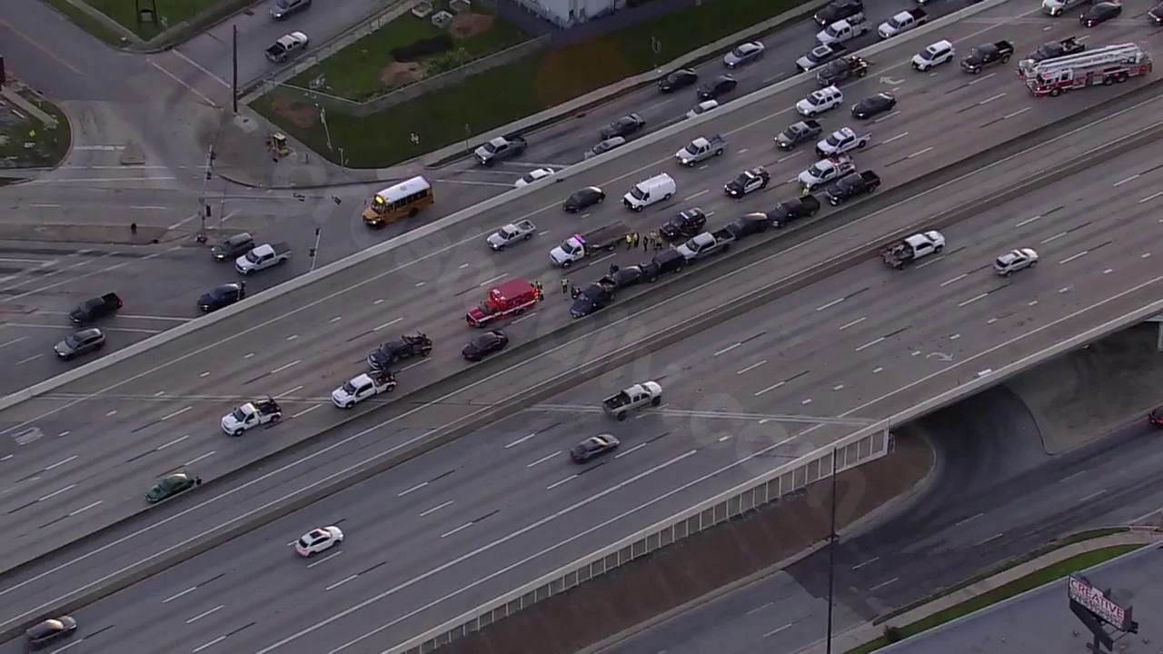 Houston traffic: 9 vehicles involved in accident on Gulf Freeway at Telephone Road