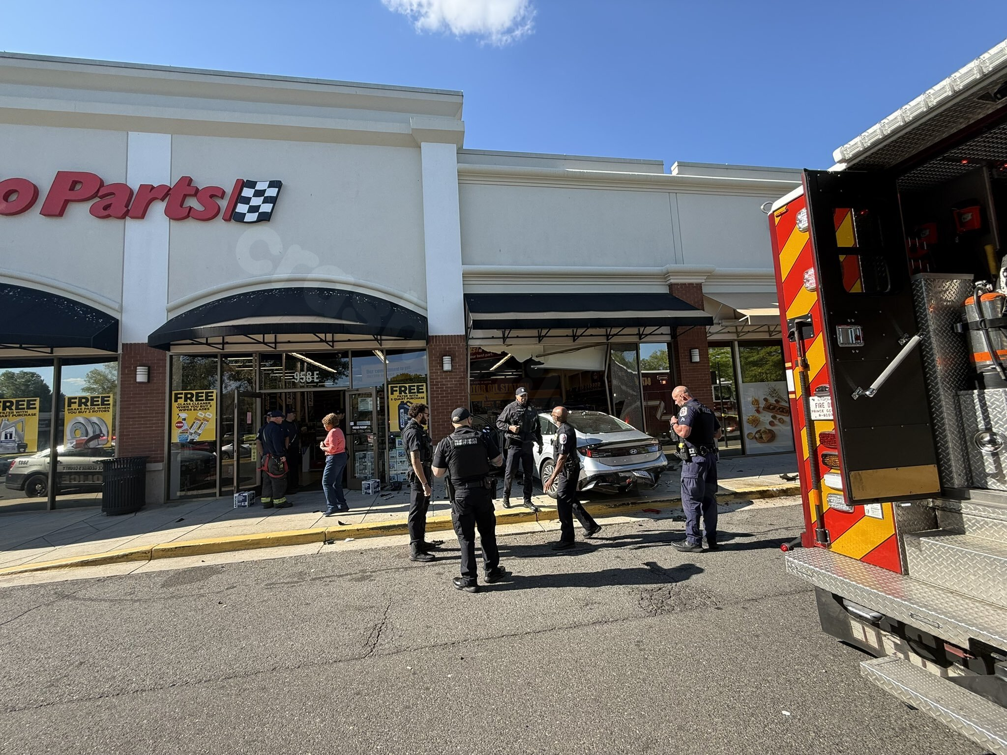 Man seriously hurt after car crashes into Fort Washington auto parts store, officials say