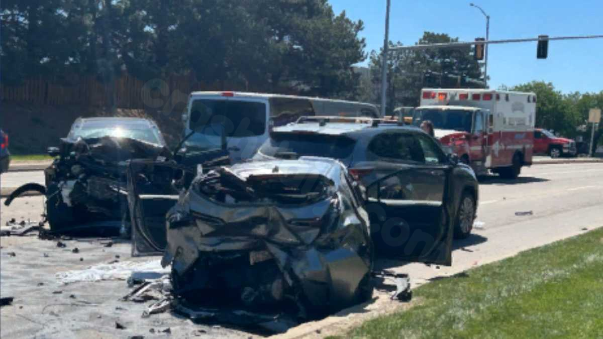 Multi-vehicle crash injures two people in Omaha