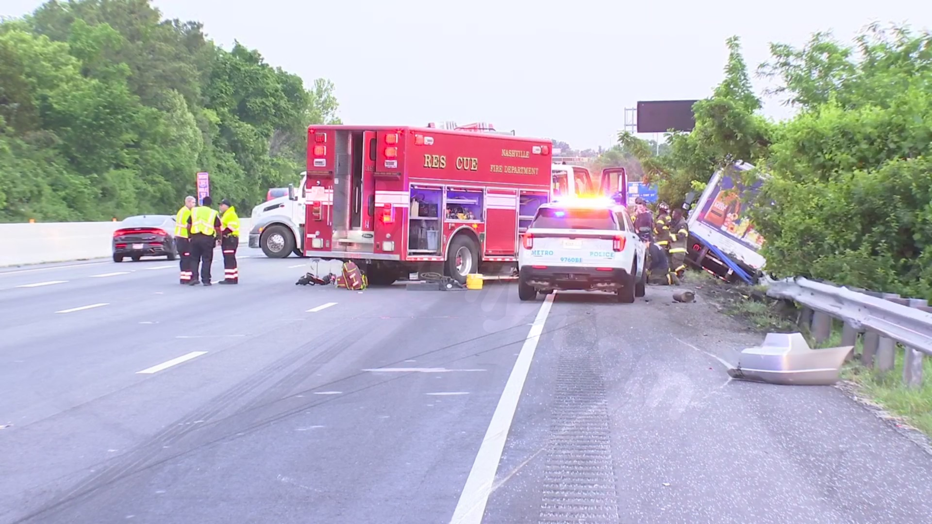 Injuries reported after box truck crashes into guard rail on I-24 in Antioch