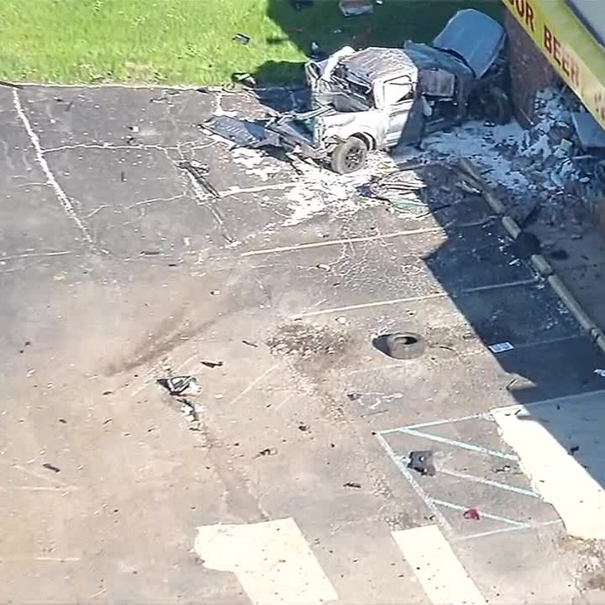 Man killed after truck crashes into building in Canton