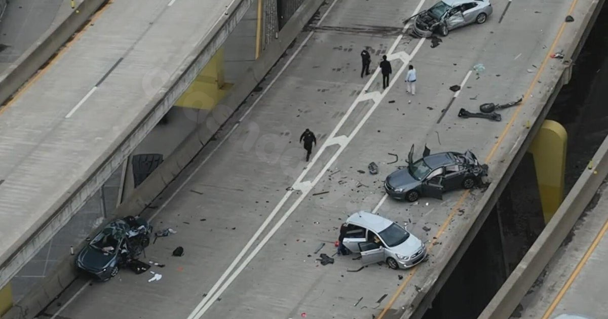 Community mourns 2 killed in crash near Fort Duquesne Bridge
