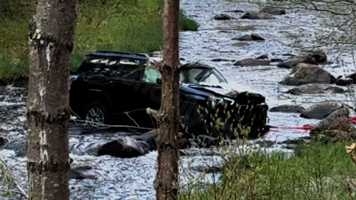 Car crashes into Souhegan River in Wilton; Two bystanders assist driver