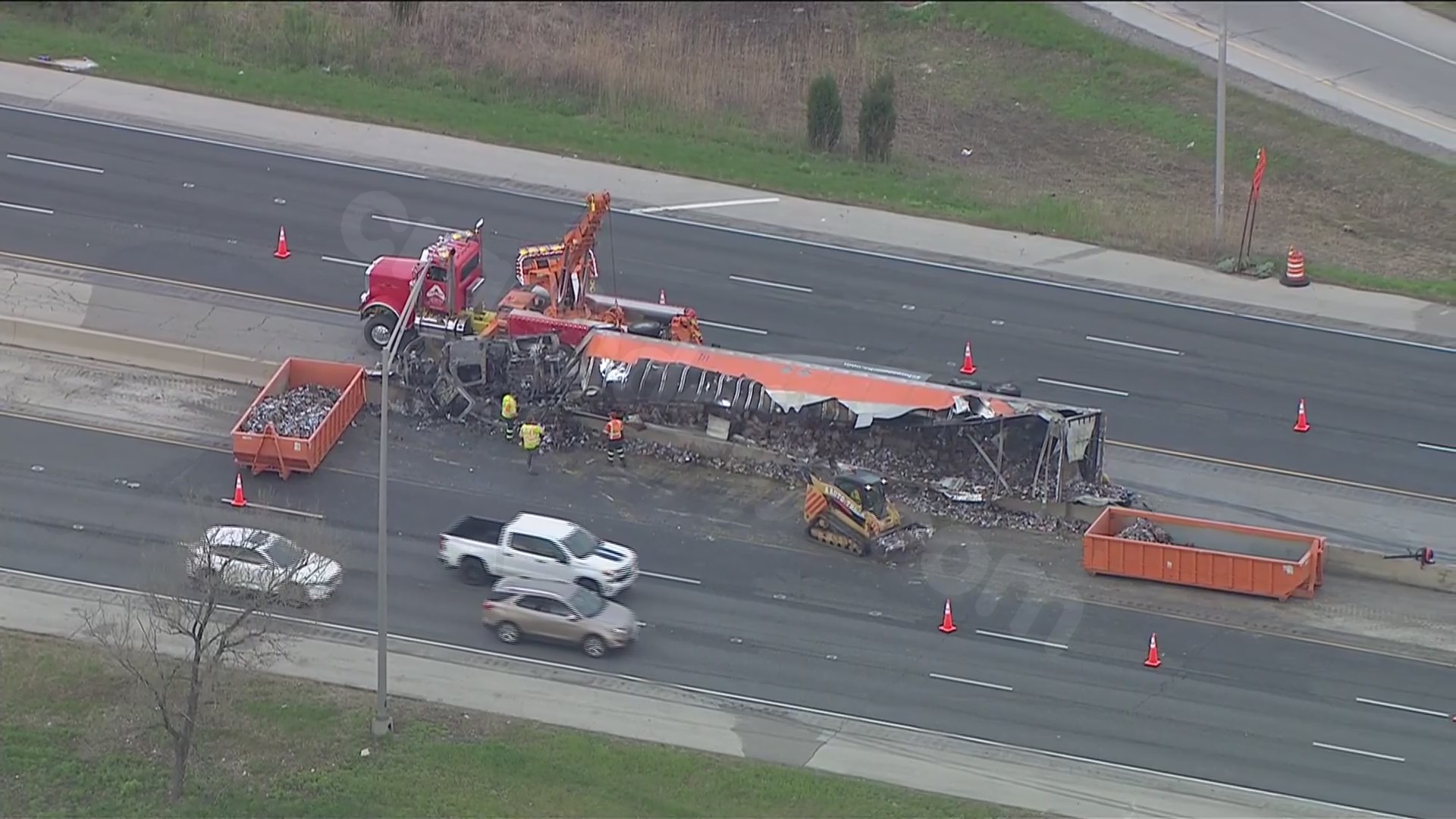 Drivers face delays after crash shuts down portion of I-55 in Darien