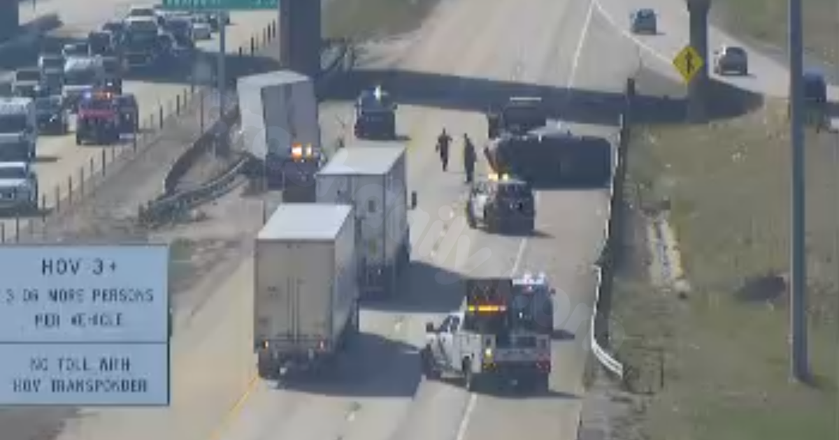 One lane of Westbound I-70 reopens in Aurora after multi-vehicle crash near Airport Boulevard; 6 people injured