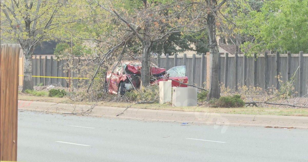 Driver killed in Aurora after crashing into tree