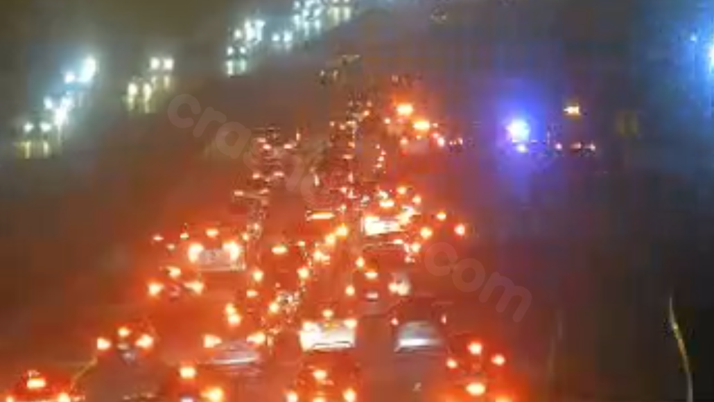 Two-vehicle crash on I-225 in Aurora sends 3 to the hospital