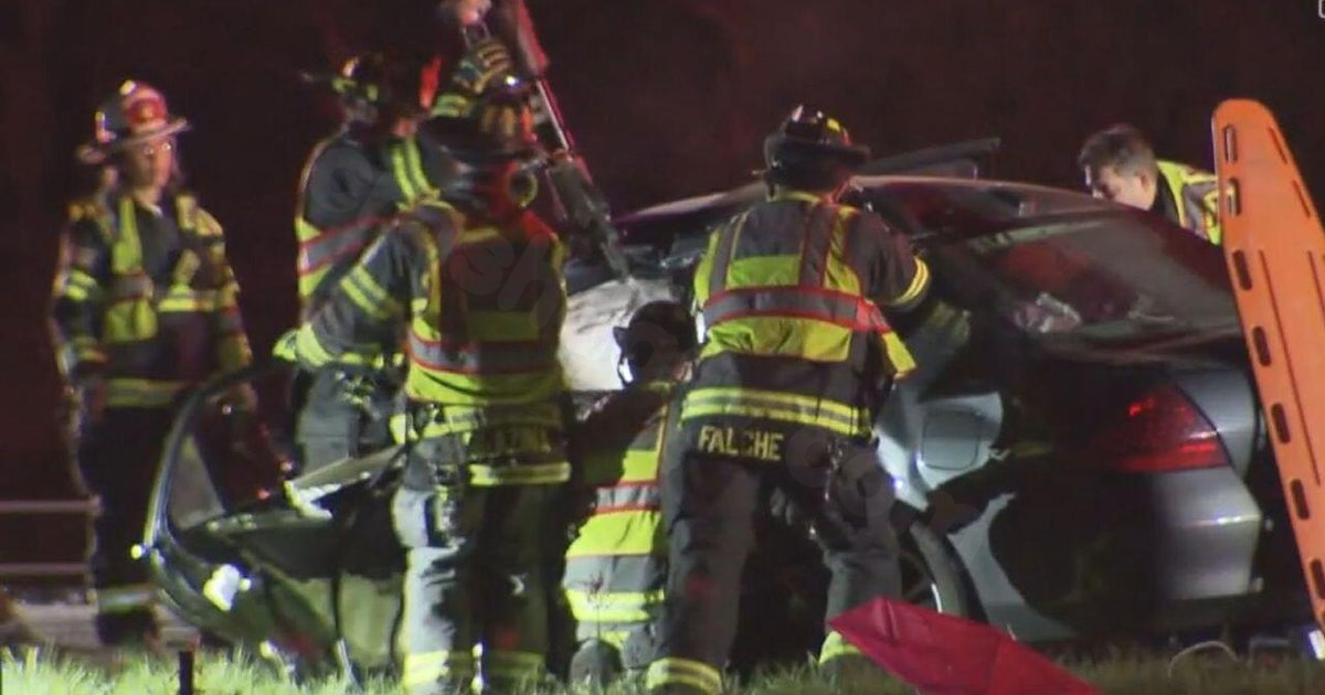 3 killed in wrong way crash on I-88 in Aurora, Illinois, state police say