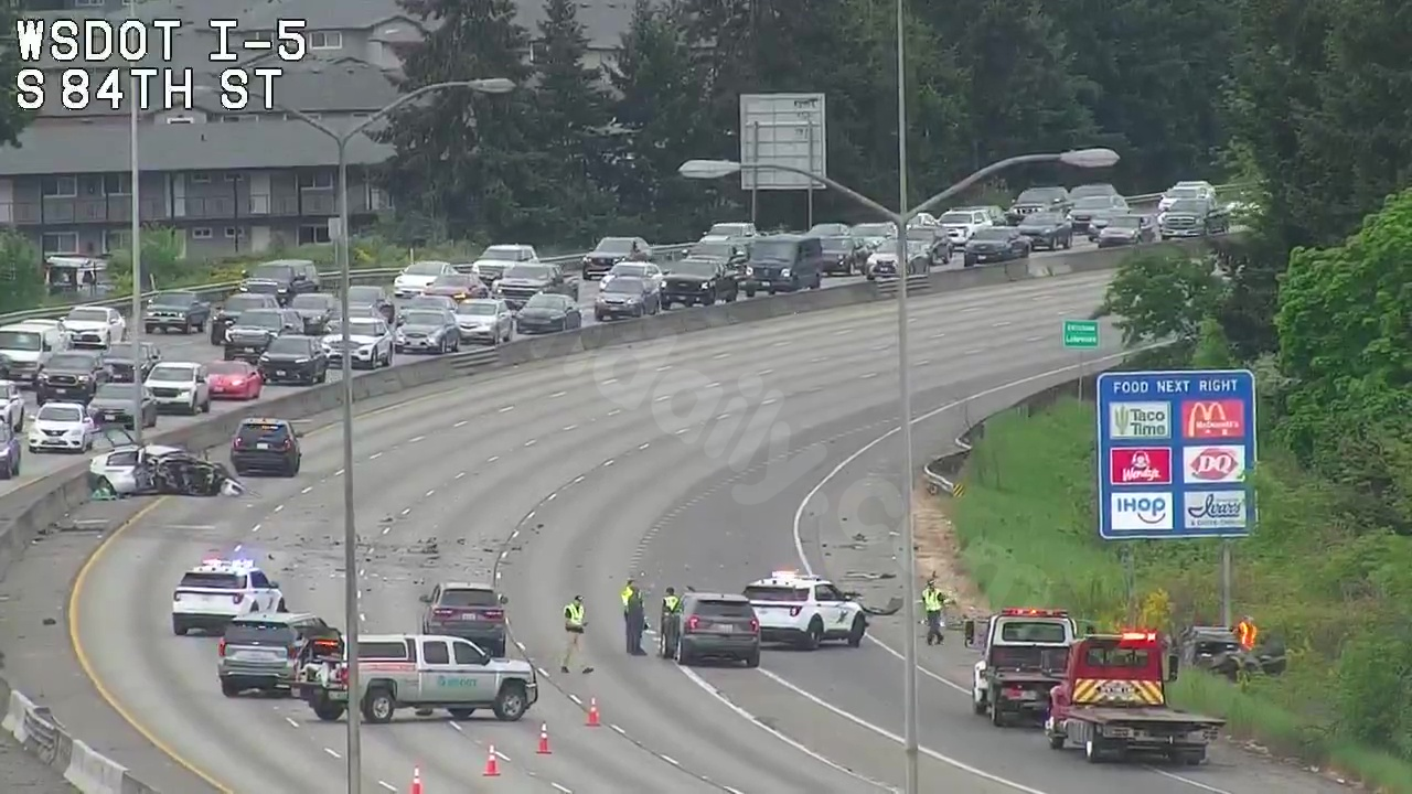 Arrest made, 4 injured by wrong-way DUI crash shutting down I-5 south in Tacoma, WA