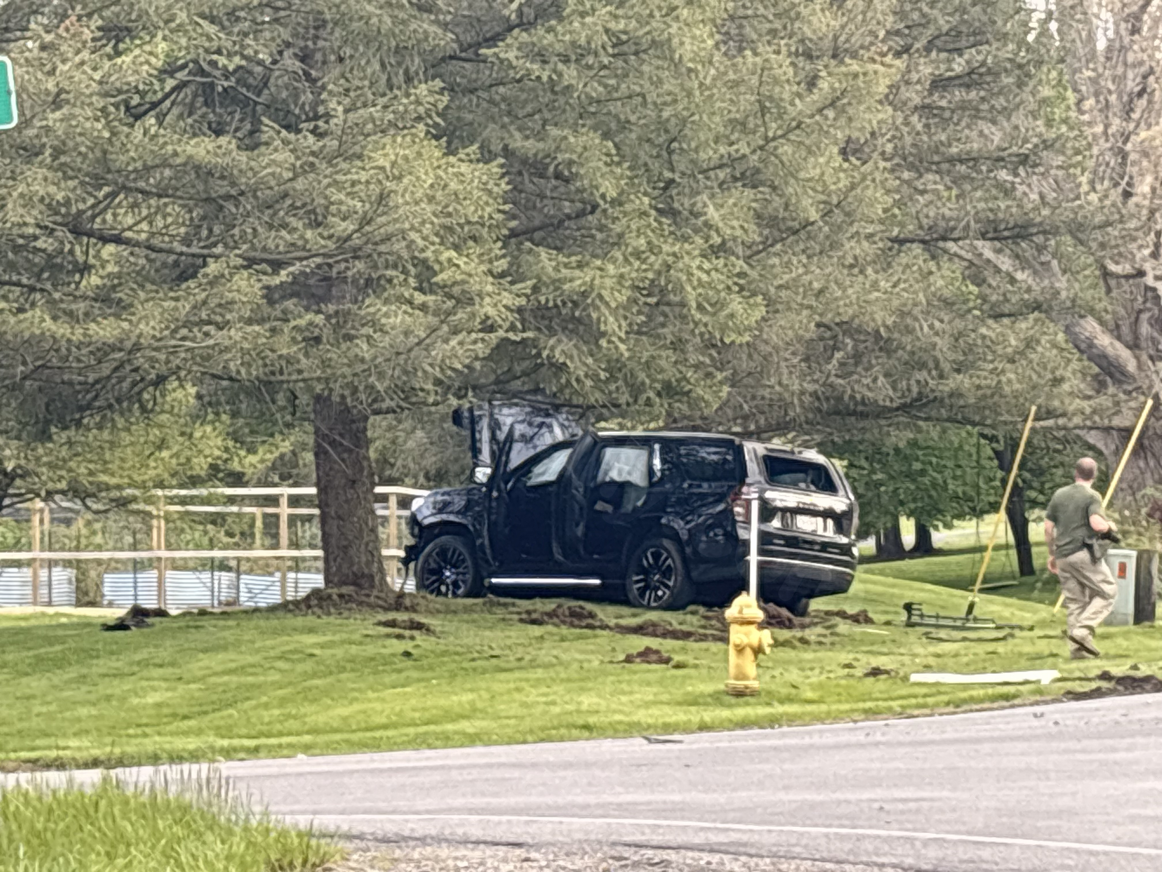 Vehicle goes off road in two-car crash in Mendon