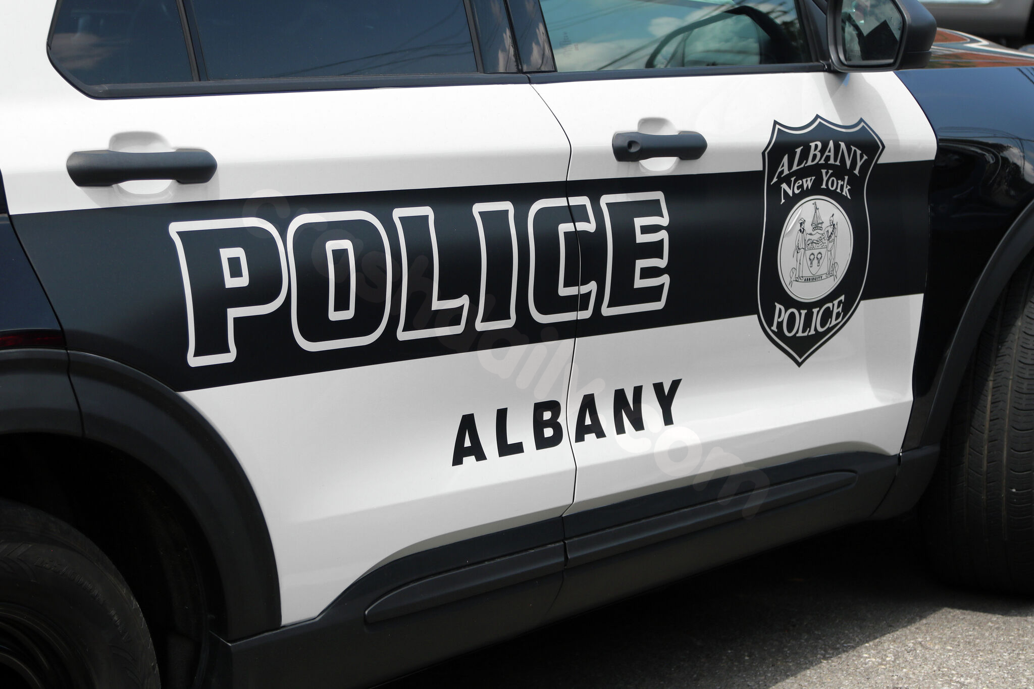 Injuries reported in Sunday crash that closed Albany's Western Avenue