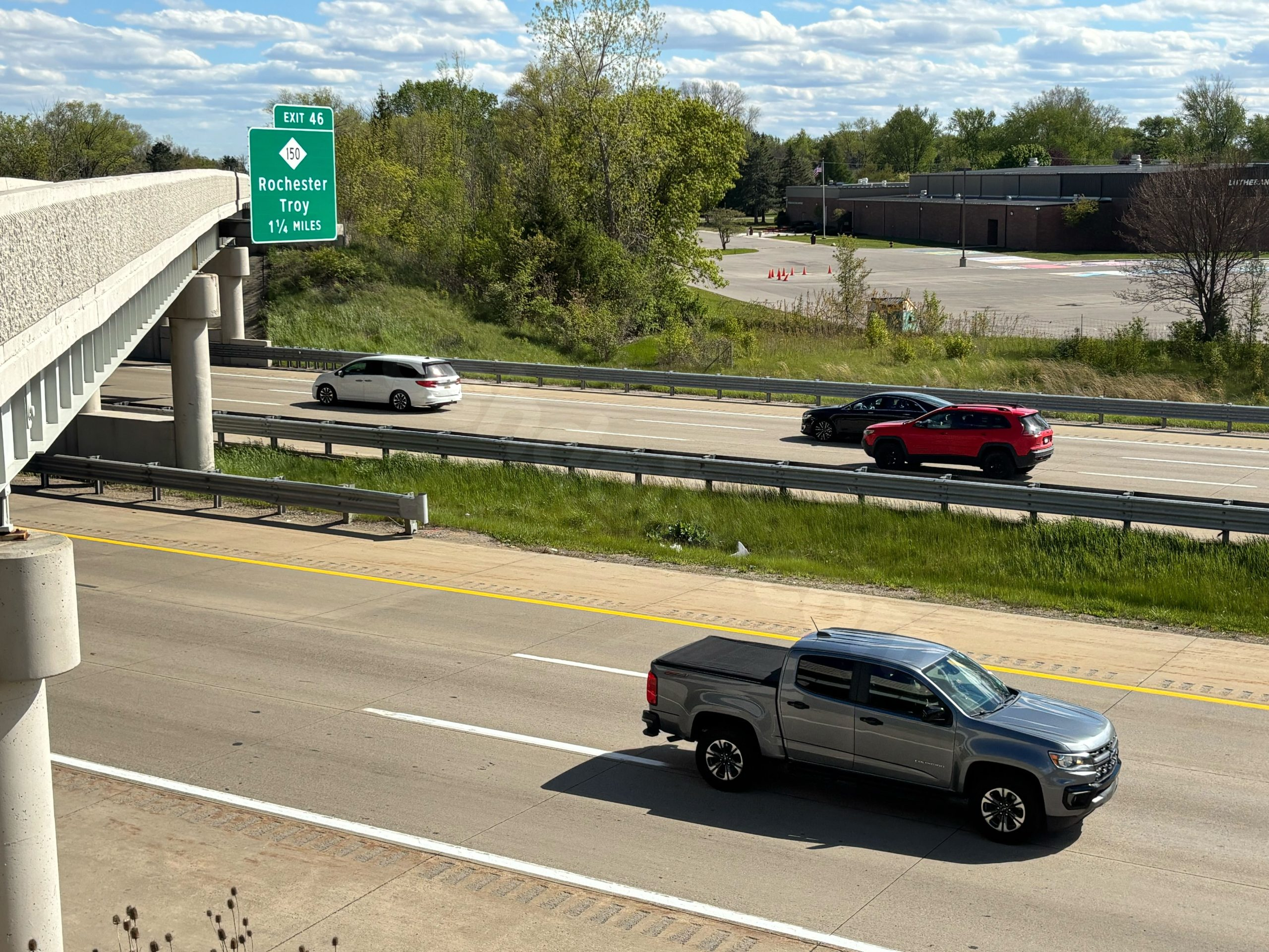 Troy man killed in early morning crash in Rochester Hills