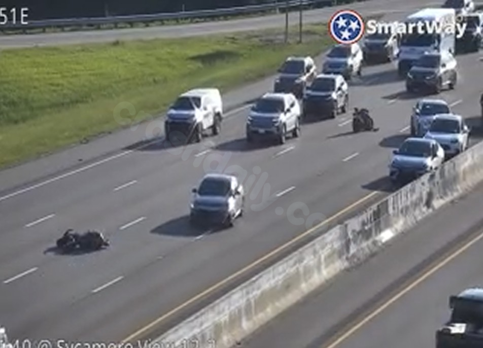 Crash involving motorcycles disrupts traffic on I-40, Sycamore View