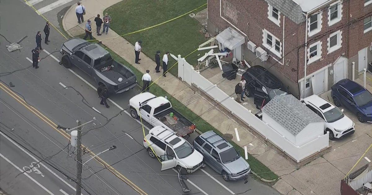 New Jersey police chase ends with crash in Northeast Philadelphia