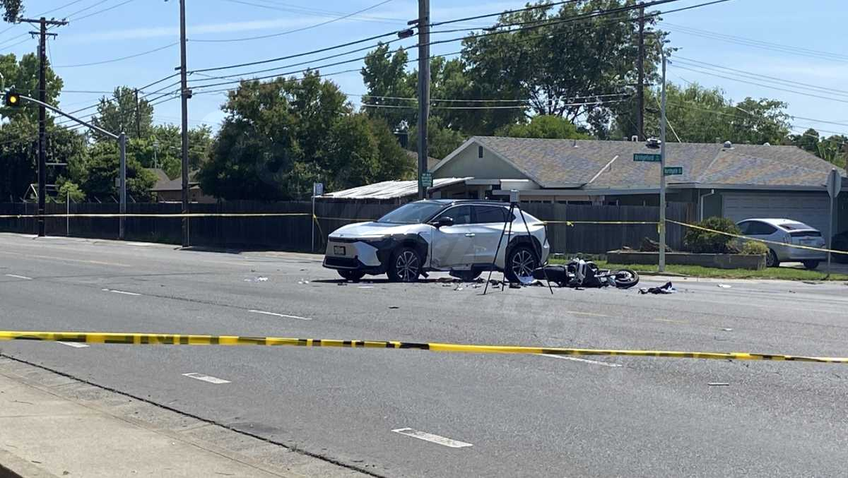Sacramento crash along Northgate Boulevard leaves motorcyclist in critical condition, police say