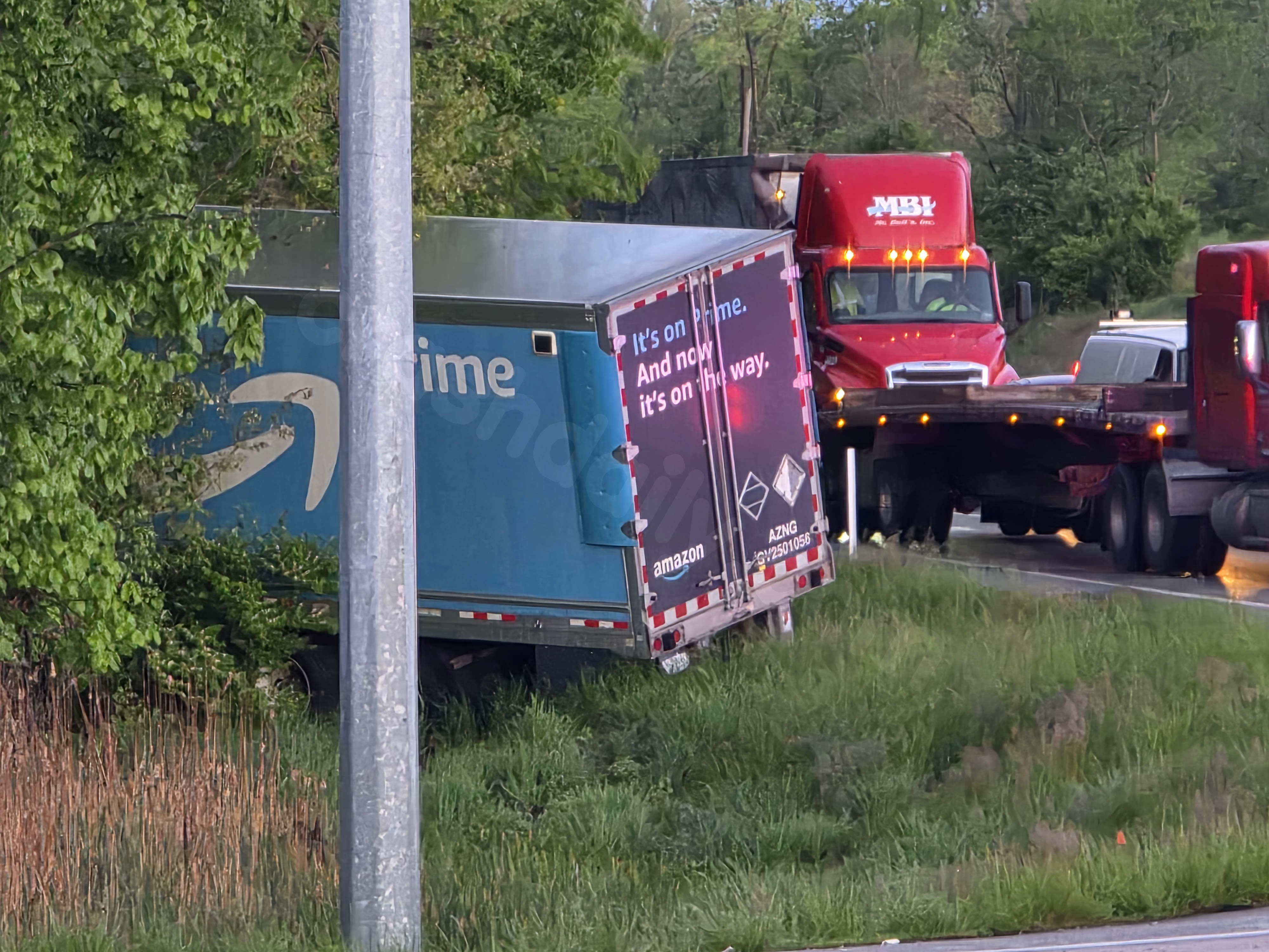 5 vehicle crash closes U.S. 30 West