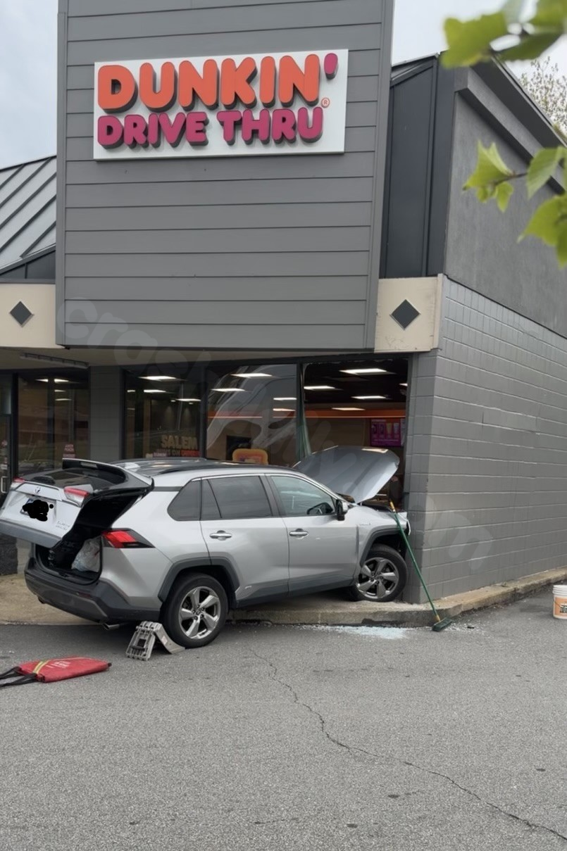 Car crashes into Salem Dunkin’: PHOTOS