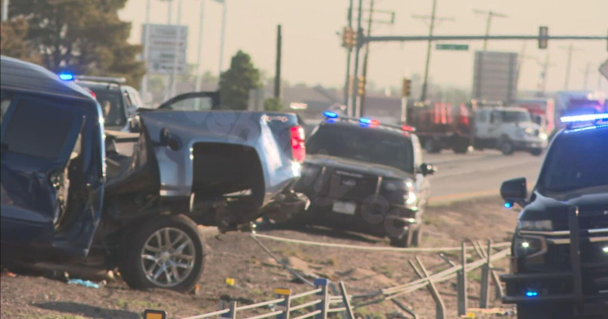 Crash closes southbound Highway 85 between E-470 and Colorado Highway 22