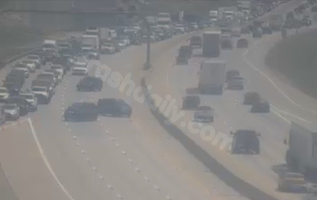 Multi-vehicle crash shuts down part of I-25 in Douglas County
