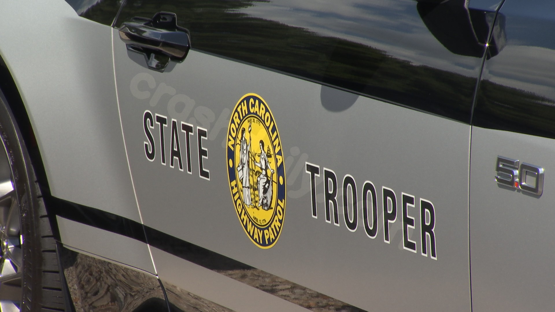 2 juveniles ejected, 2 adults hurt after car rolls over on I-40 in Sampson County: NCSHP