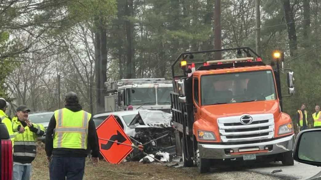 Man killed in crash on Route 28 in Pembroke