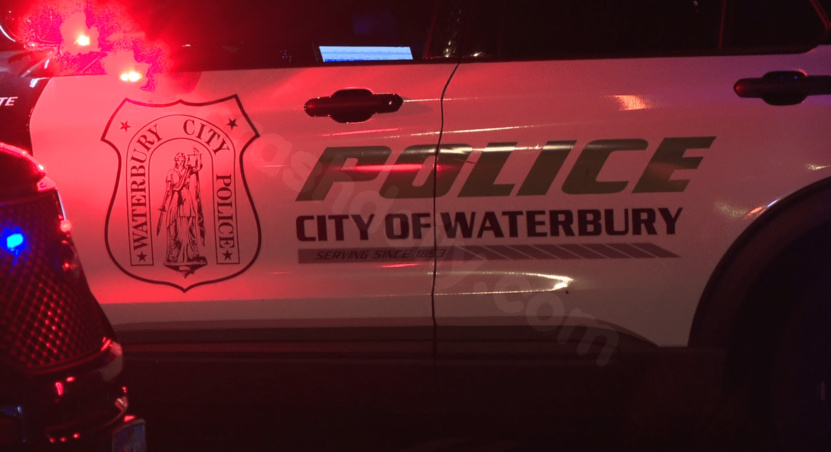1 dead, 5 hospitalized after Sunday morning crash in Waterbury