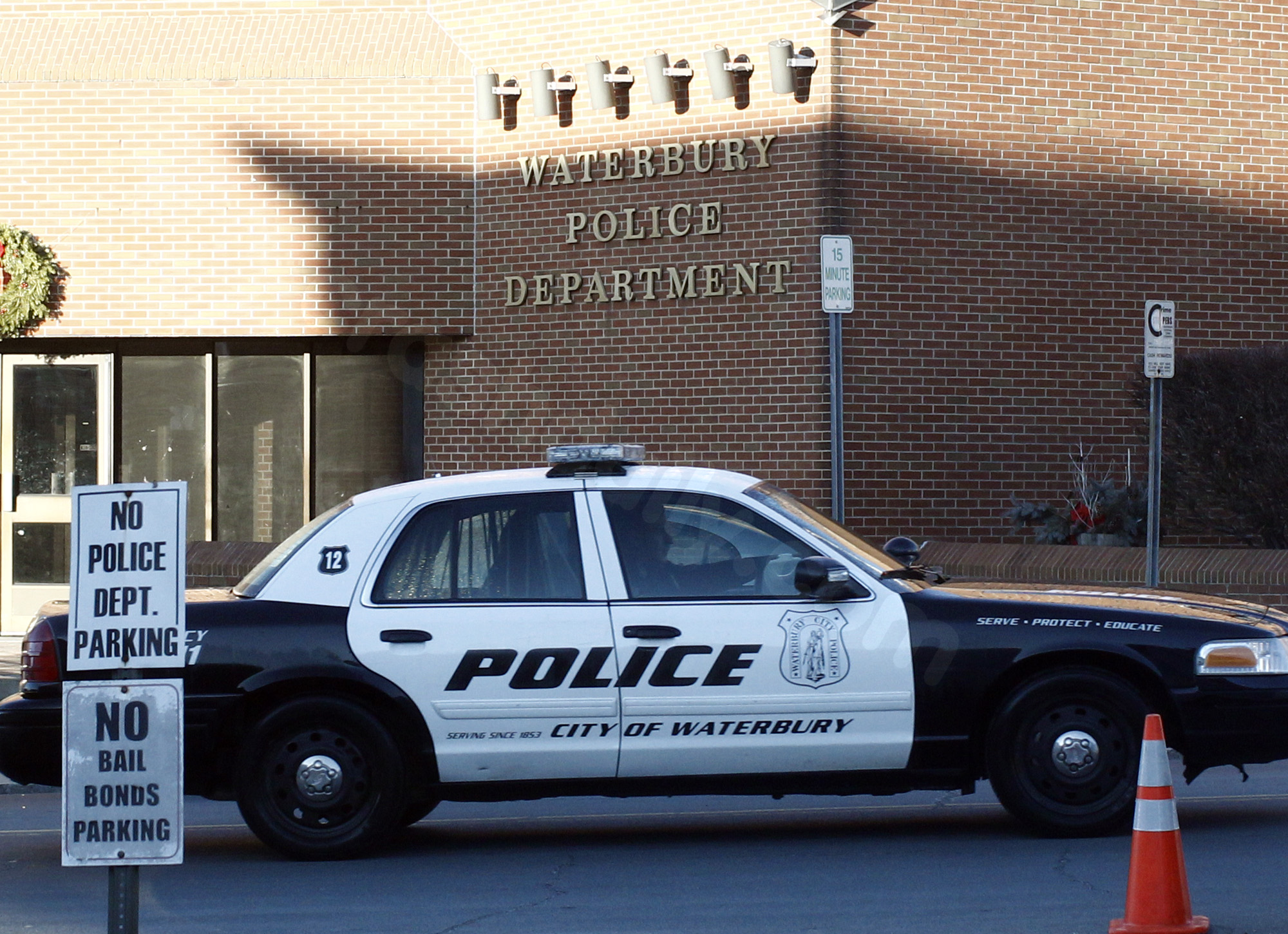 Waterbury resident, 18, killed, five injured in early morning crash, police say
