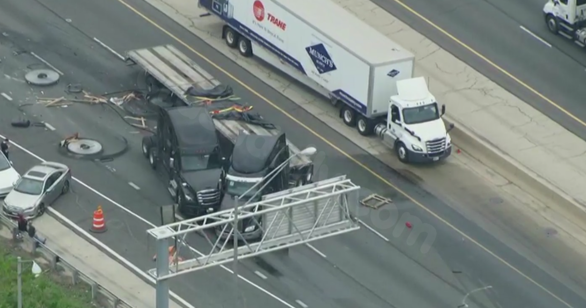 I-55 shut down after crash involving two semi-trucks in Darien, Illinois