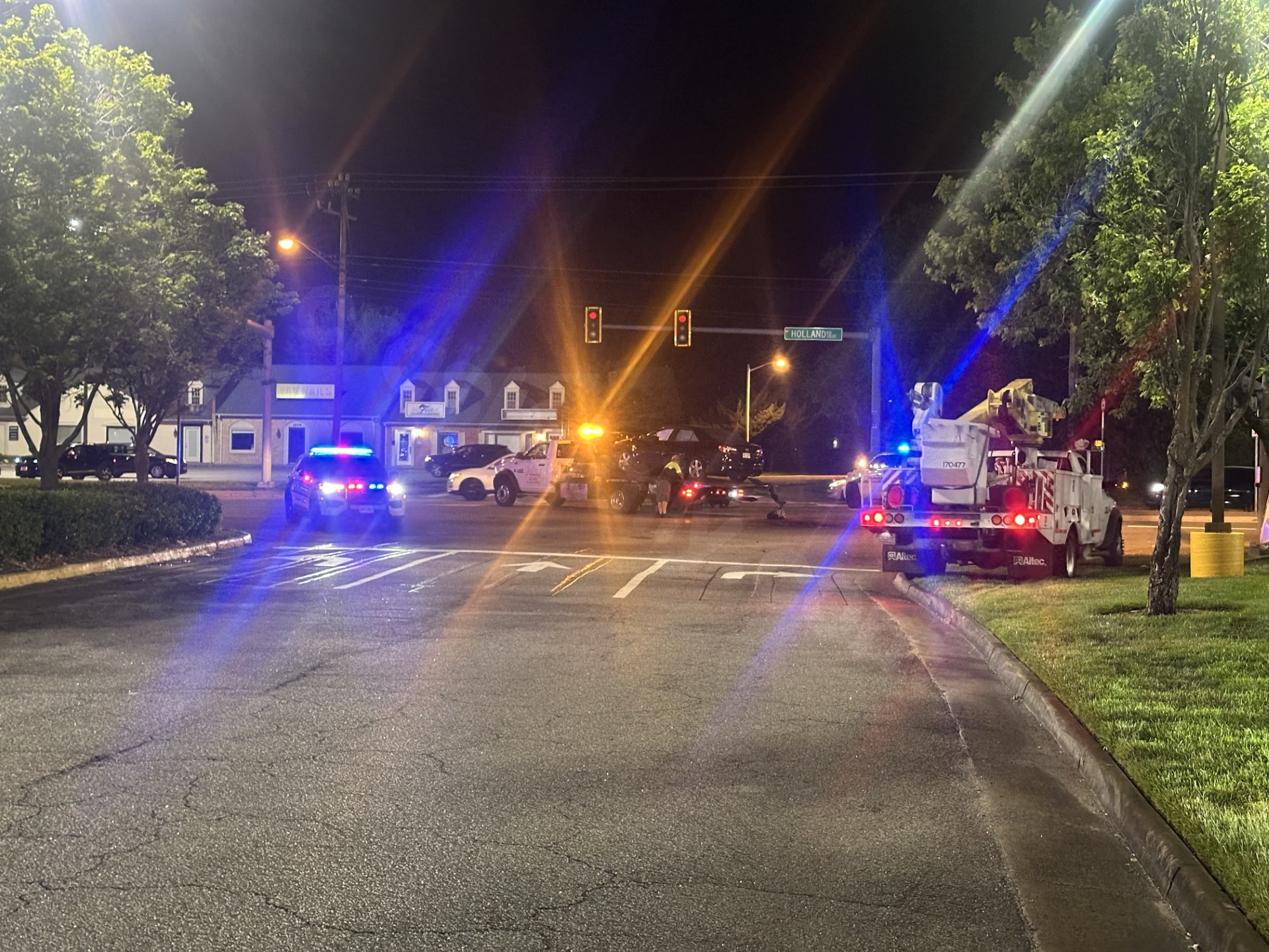 Multi-vehicle crash injures two people on Holland Road