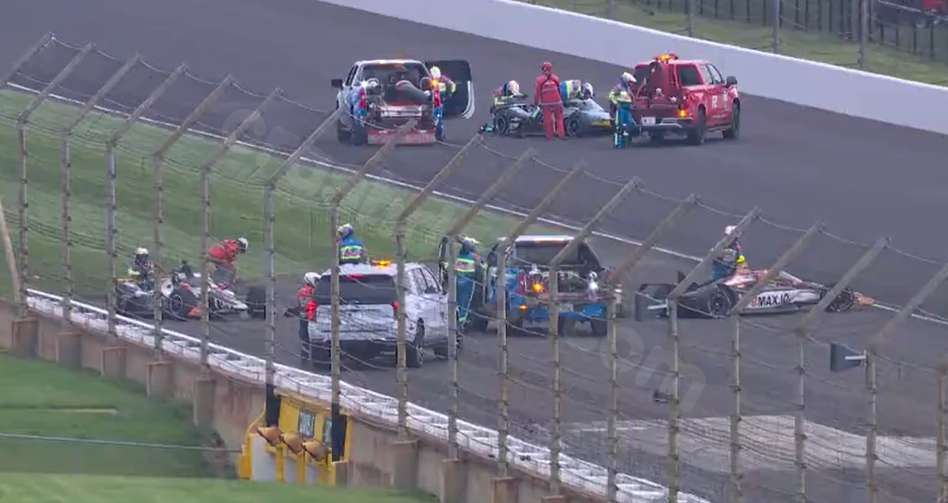 O’Ward, Rossi, Grosjean crash during Indy 500 practice