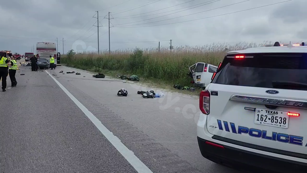 Sabine Pass crash: At least 4 people killed after van crashes into Hotard bus on Highway 87