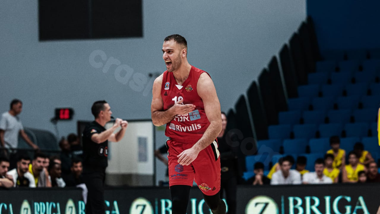 Israeli basketball player Raz Adam, 26, dies in fatal car crash