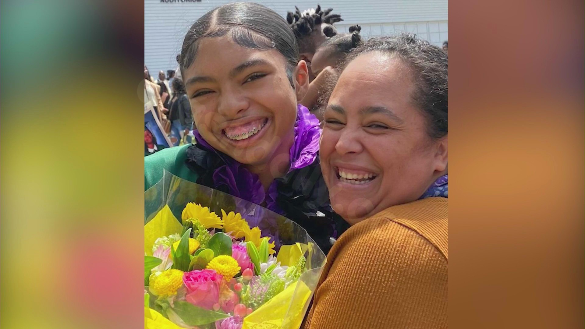 Mother killed, daughter in critical condition after multi-vehicle crash in Hawthorne