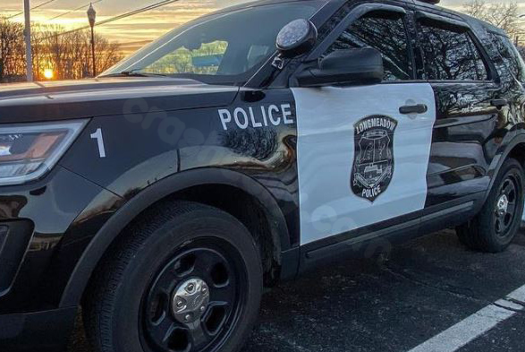 Rollover crash on I-91 in Longmeadow sends driver to hospital