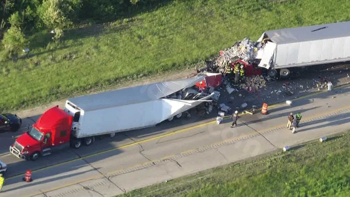 Semi crash shuts down I-43 North in Waukesha County