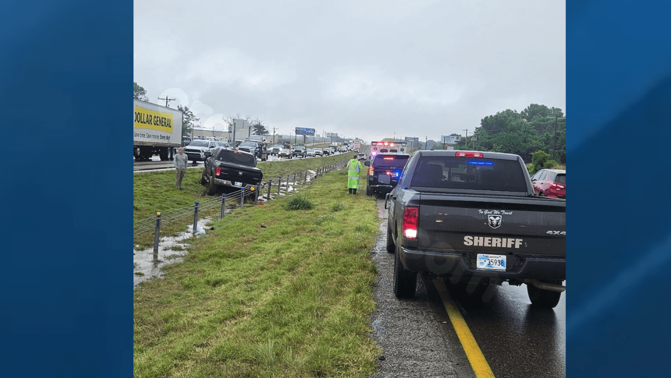 Sheriff: Multiple accidents slowing down traffic along I-35