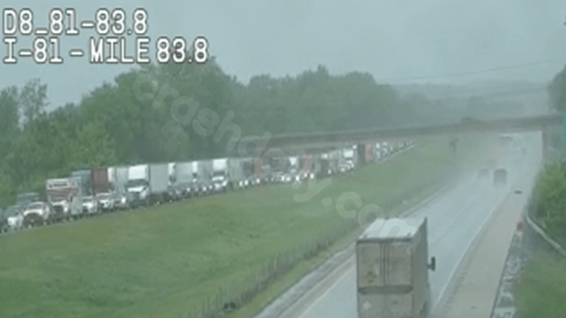 Crash on I-81 causing traffic disruption in Dauphin County