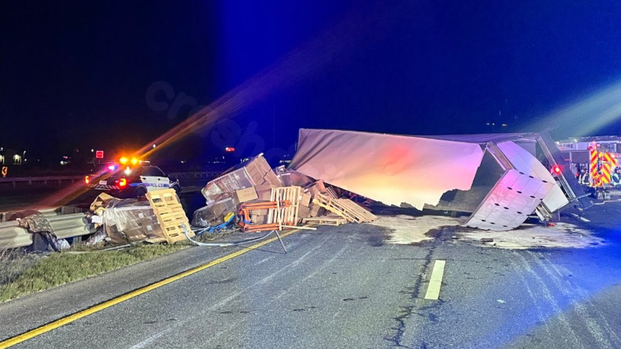 Deadly rollover semitrailer crash closes I-70 eastbound in Wheat Ridge: Police
